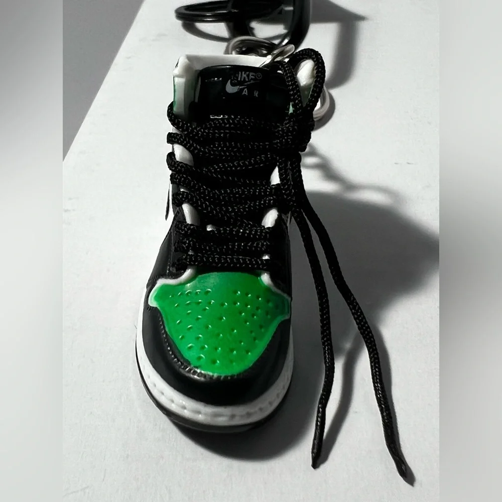 3D mini sneaker shoe keychain charm‎ Black and Green novelty trinkets gifts